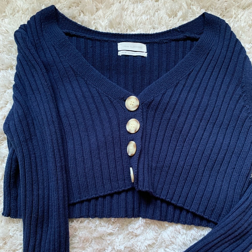urban outfitters cropped cardigan/sweater